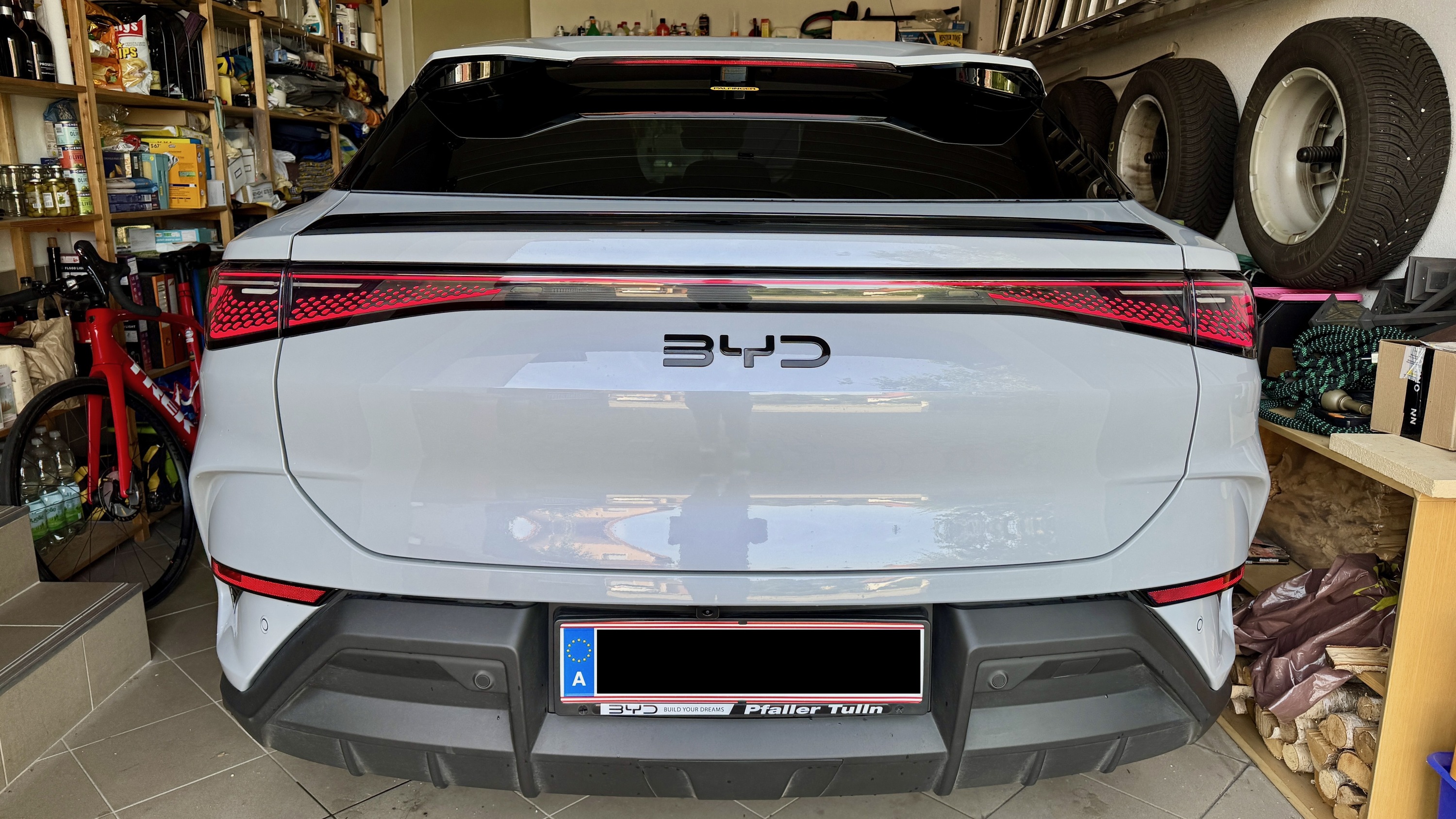 Rear Logo unbeleuchtet mit teiltransparentem Cover
